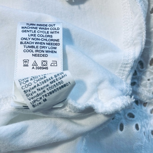 LOGO by Lori Goldstein Eyelet Hem Top M White Boho Minimalist new - Picture 10 of 10